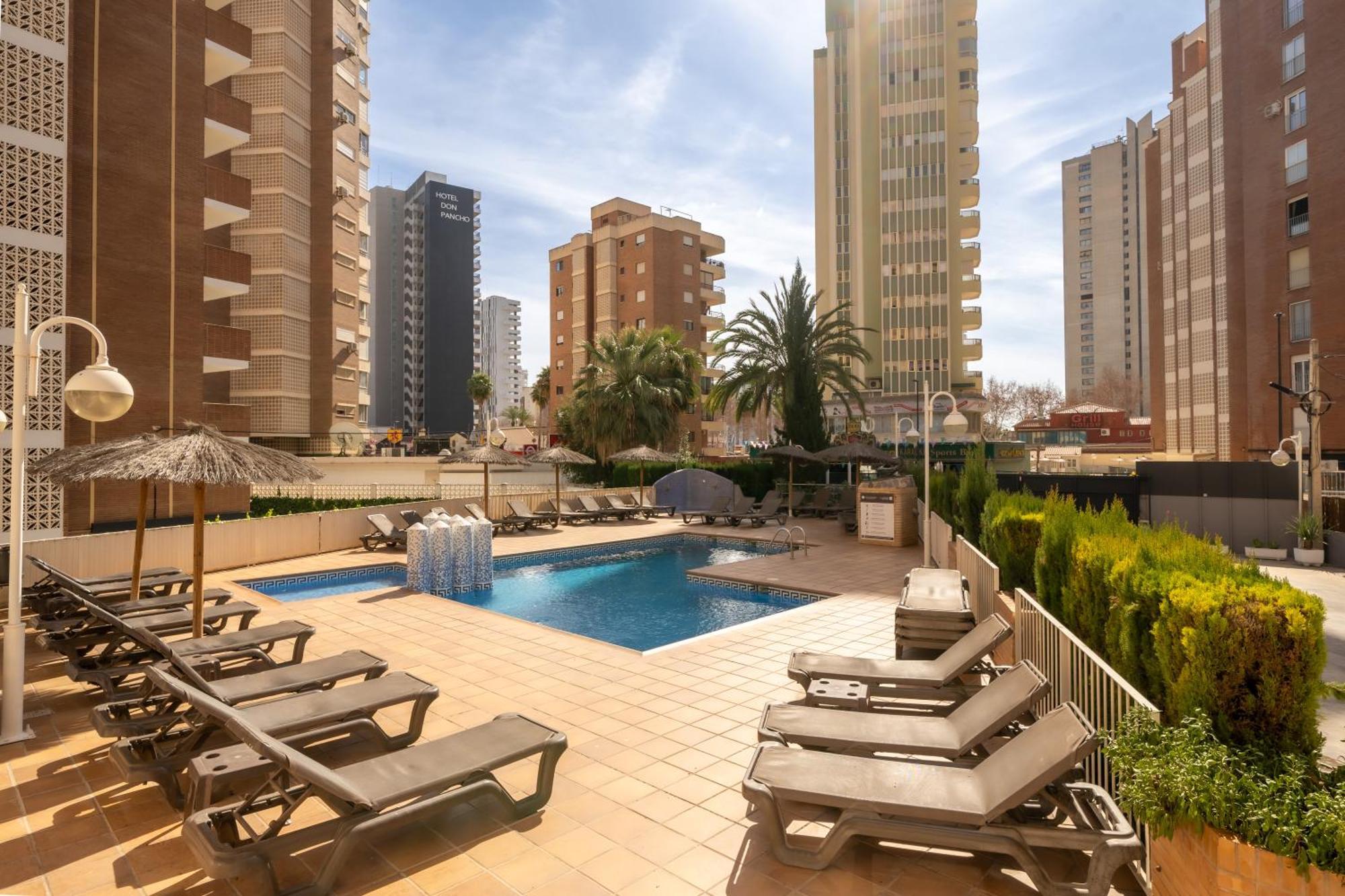 San Diego Apartments By Mc Бенидорм Екстериор снимка